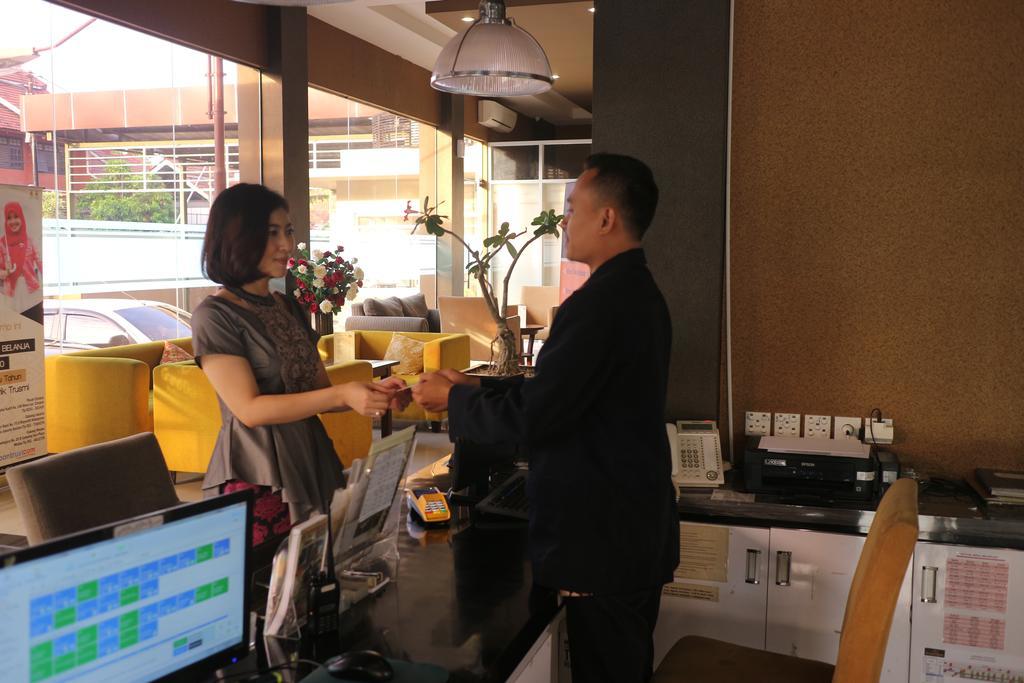 Grand Dian Boutique Hotel Cirebon Extérieur photo