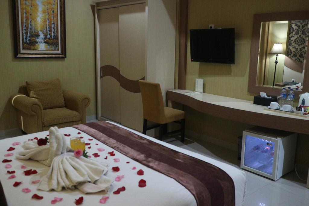 Grand Dian Boutique Hotel Cirebon Extérieur photo